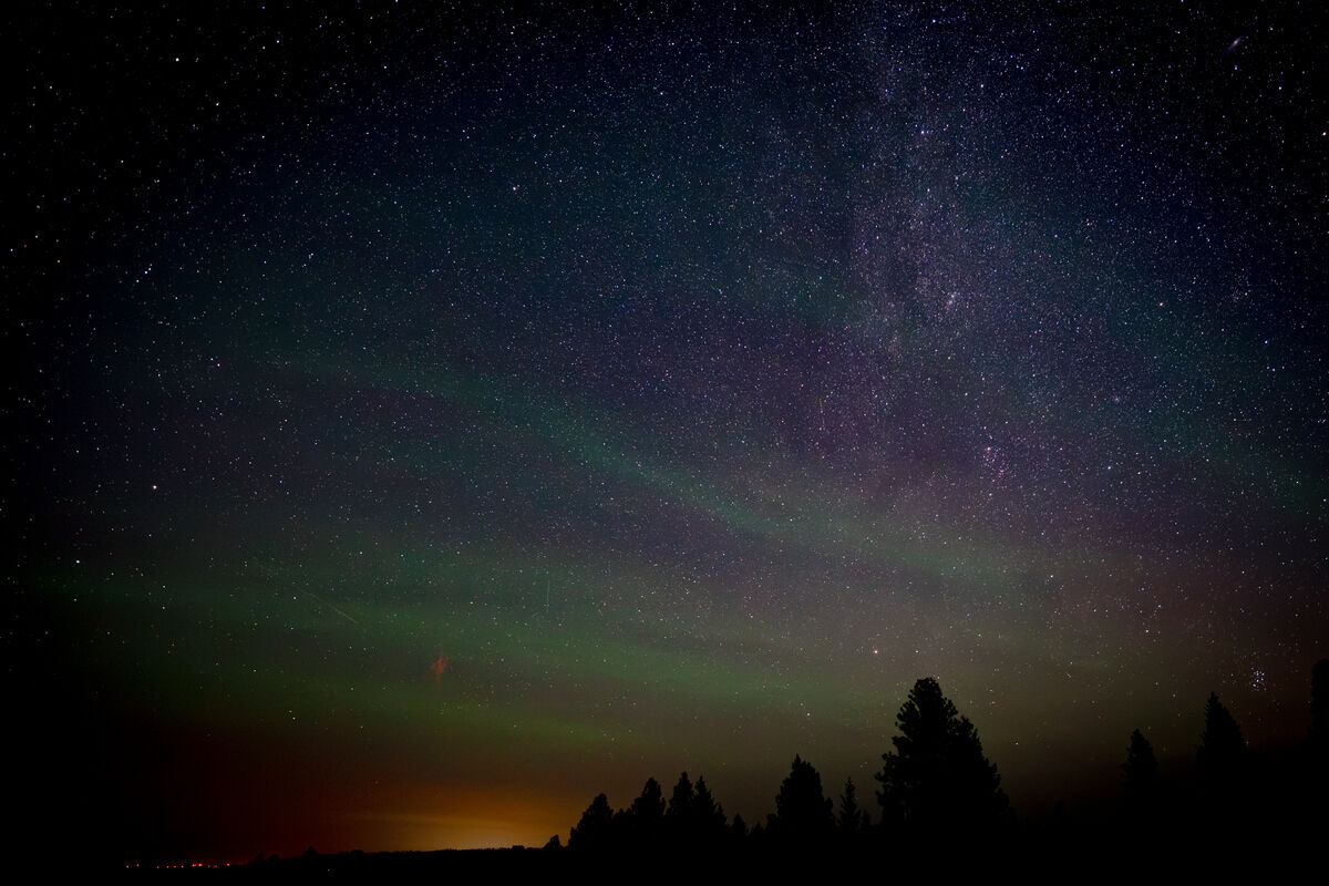 Airglow, the Milky Way, and a red candidate